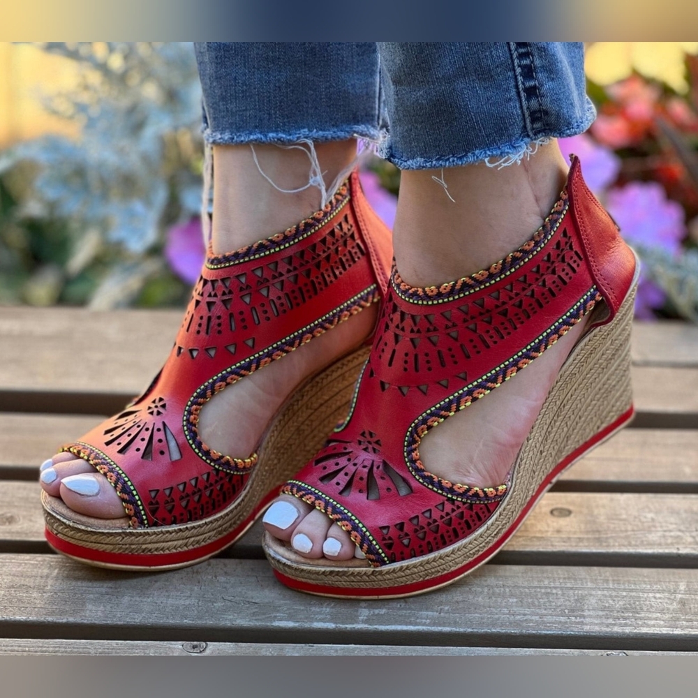 SOLEI LEATHER HUARACHE PLATFORM SANDAL 8 - Picture 2 of 5